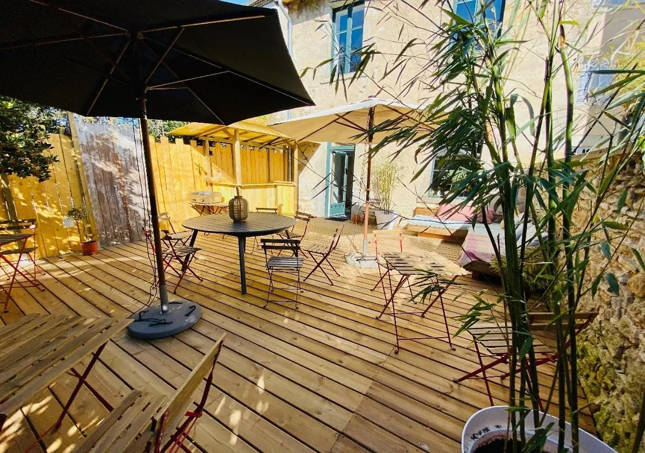 Holiday home Un Air De Cabane - Au Coeur De La Cite Medievale Billomoise France